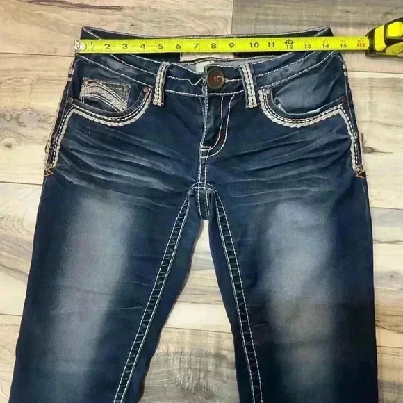 Hydraulic dark wash Gramercy, Capri jeans, decor pockets, women’s size 4 ￼ - Picture 5 of 9